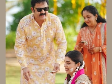 'അടുത്ത കല്ല്യാണം ലോഡിങ്...'; ചേർത്തു നിർത്തി ഇഷാനി പിറന്നാൾ ആശംസിച്ചയാളെ തേടി സോഷ്യൽ മീഡിയ 'അടുത്ത കല്ല്യാണം ലോഡിങ്...'; ചേർത്തു നിർത്തി ഇഷാനി പിറന്നാൾ ആശംസിച്ചയാളെ തേടി സോഷ്യൽ മീഡിയ