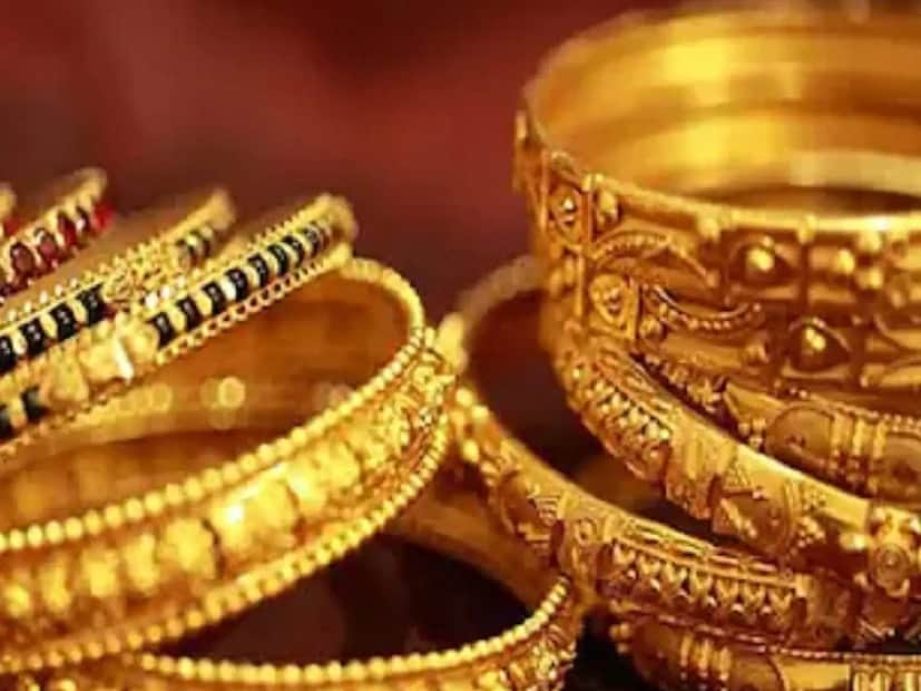  ഓരോ ദിവസവും റെക്കോർഡുകൾ തകർത്ത് മുന്നേറിയ സ്വര്‍ണവില നവംബർ ഒന്നുമുതലാണ് ഇടിയാന്‍ തുടങ്ങിയത്. ഉടന്‍ തന്നെ 60,000 തൊടുമെന്ന് തോന്നിപ്പിച്ച ഘട്ടത്തിലാണ് വിലയിൽ നേരിയ കുറവുണ്ടായത്.