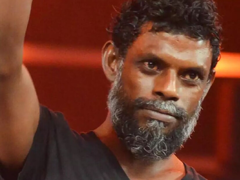  കൊച്ചിയിൽ നിന്നും ഗോവയിലേക്കുള്ള യാത്രക്കിടയാണ് സംഭവം. കൊച്ചിയിൽ നിന്ന് ഹൈദരാബാദ് വഴിയാണ് ഗോവയിലേക്ക് പോകാൻ ഇരുന്നത്. ഗോവയിലേക്കുള്ള കണക്ടിംഗ് വിമാനം ഹൈദരാബാദിൽ നിന്നായിരുന്നു.
