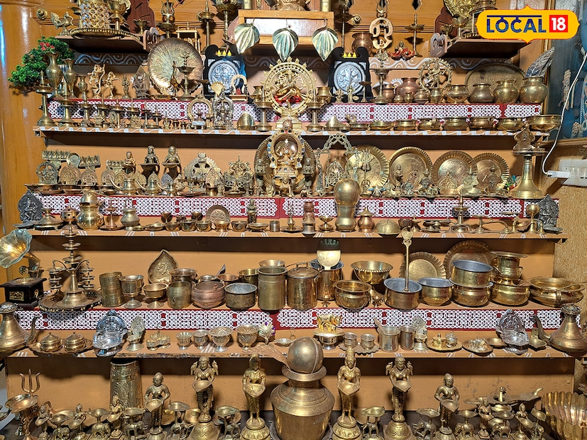  കൊലു വച്ചുകഴിഞ്ഞാല്‍ എല്ലാദിവയവും വൈകുന്നേരം മുതല്‍ ഇവിടെ ബന്ധുമിത്രാദികളുടേയും മറ്റ് ഭക്തജനങ്ങളുടെയും തിരക്കായിരിക്കും. സംഗീതവും പ്രാര്‍ത്ഥനയും കൊണ്ട് ഒരു പ്രദേശത്തെ ജനങ്ങളെ ആനന്ദത്തില്‍ ആറാടിക്കാന്‍ ഈ കുടുംബത്തിന് കഴിയുന്നു. കൊലു കണ്ട് മടങ്ങുന്നവര്‍ക്ക് സമ്മാനം നല്‍കിയാണ് തിരിച്ചയയ്ക്കുന്നത്.