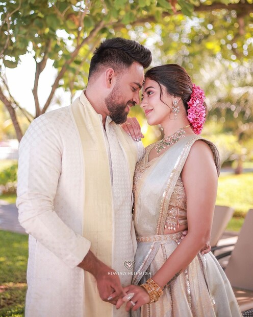  താരം വിവാഹ വാര്‍ത്ത പങ്കുവച്ചതിന് പിന്നാലെ നിരവധി പേരാണ് കമന്റുകളുമായി എത്തിയത്.(Pic Credits: Instagram)