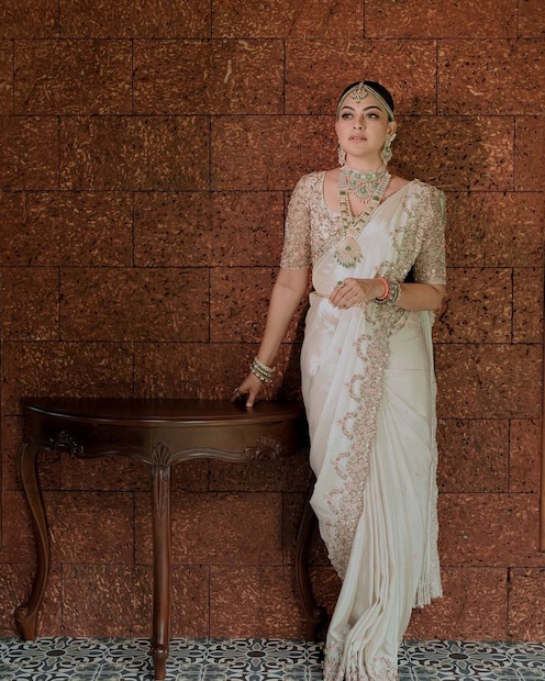  ലുക്കും മേക്കപ്പും മുടിയും കൂടാതെ സ്‌റ്റൈലിങ്ങും എല്ലാം ആസൂത്രണം ചെയ്‌ത് സജിത് ആൻഡ് സുജിതാണ്. ഈ അത്ഭുതകരമായ വസ്ത്രം ഞങ്ങൾക്ക് നൽകിയതിന് അലങ്കാർ ബുട്ടീക്കിന് വലിയ നന്ദി. എനിക്ക് ഒരു രാജകുമാരിയെ പോലെ തോന്നി.
