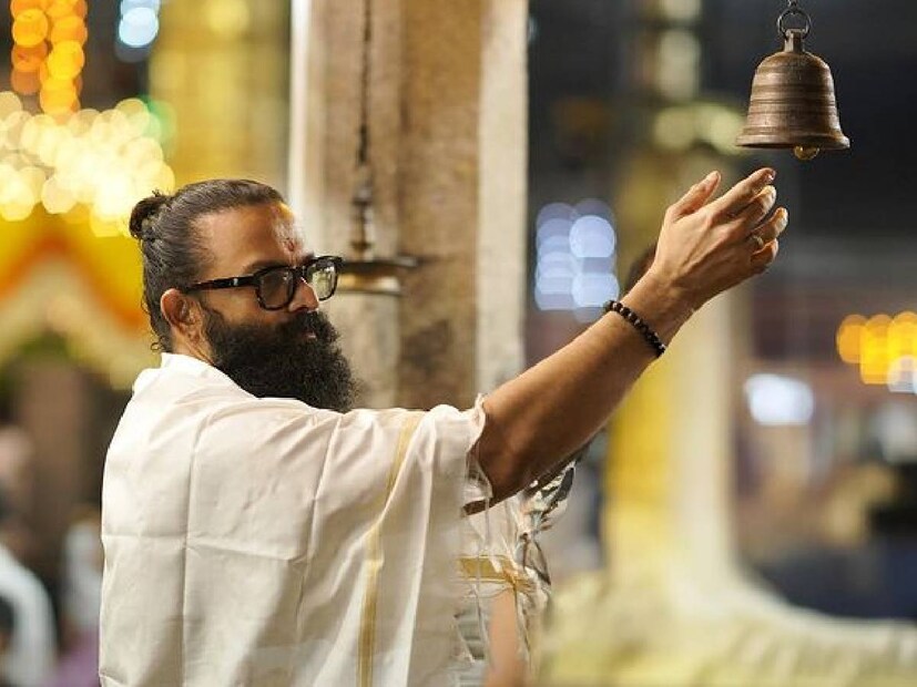 ജയസൂര്യ വളരെയേറെ ഇഷ്‌ടപ്പെടുന്ന ഒരു കാര്യമാണ് ആത്മീയ യാത്രകൾ. 2010കളുടെ അവസാനത്തോടെ ഒരുപാട് ചിത്രങ്ങൾ ചെയ്ത് റിലീസിനെത്തിക്കുക എന്ന പതിവ് ജയസൂര്യ അവസാനിപ്പിച്ചിരുന്നു. പിന്നീട് 2020കളിൽ വളരെ സെലെക്ടിവ് ആയി മാത്രമേ ജയസൂര്യ സിനിമകൾ ചെയ്തിരുന്നുള്ളൂ. ഇതിൽ 2023ൽ മാത്രം ഒരു വർഷം മൂന്നു സിനിമകൾ ഇറങ്ങി. കോവിഡ് നാളുകളിൽ ഒ.ടി.ടി. റിലീസുകൾ ആരംഭിച്ചതും ജയസൂര്യയുടെ സൂഫിയും സുജാതയുമായിരുന്നു മലയാളത്തിൽ ആദ്യമായി ഒ.ടി.ടി. റിലീസ് ചെയ്ത താരചിത്രം 