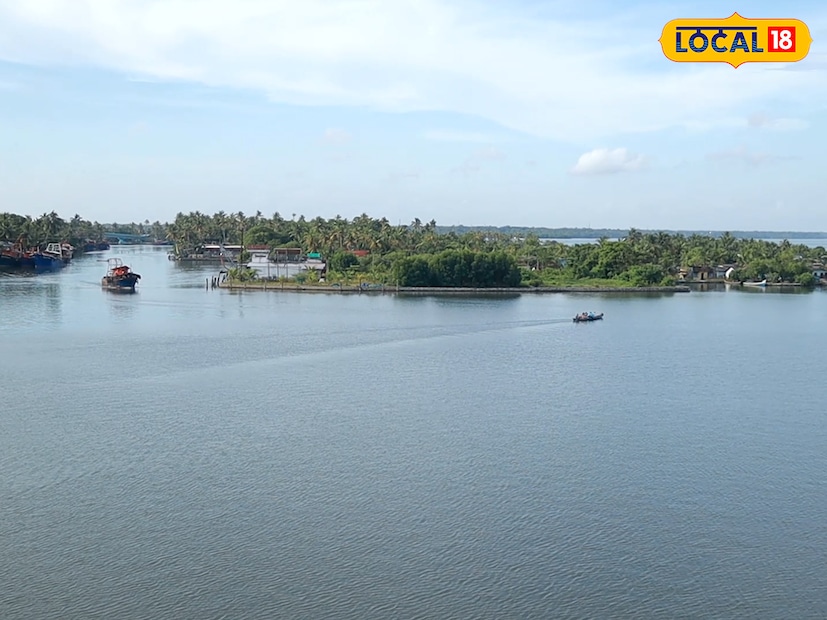  തടാകത്തിലൂടെ നടക്കാൻ ആഗ്രഹമുണ്ടോ? മനോഹരമായ ലഗൂണുകളാല്‍ ചുറ്റപ്പെട്ട സമാധാനപരമായ ഒരു കായല്‍ യാത്ര ആയാലോ? അത്തരം ഒരു അനുഭവം സമ്മാനിക്കാൻ കൊല്ലം ജില്ലയുടെ ഉത്തരമാണ് സാമ്പ്രാണിക്കൊടി.