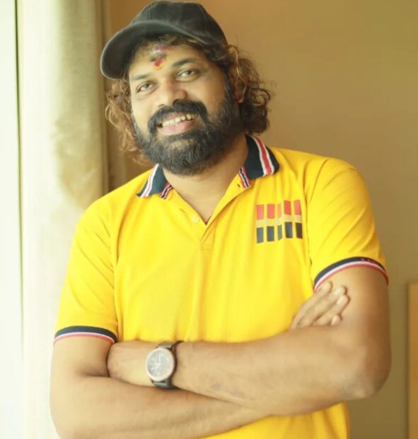  ലക്ഷ്മി നക്ഷത്രയുടെ ( Lakshmi Nakshatra ) വിഷയത്തിൽ സുധിയെ വിറ്റ് കാശാക്കുന്ന രീതിയിൽ പ്രവർത്തിച്ചാൽ ജനങ്ങൾക്കും അങ്ങനെ മാത്രമേ തോന്നുകയുള്ളൂ. സുധിയുടെ കാര്യത്തിന് ഞാനും രാജേശഷ് പറവൂരും ഒന്നിച്ച് പ്രവർത്തിച്ചിരുന്നു. പക്ഷെ, ഞങ്ങൾക്ക് ആർക്കും സൈബർ അറ്റാക്ക് നേരിട്ടില്ലെന്നും സാജു വ്യക്തമാക്കി.