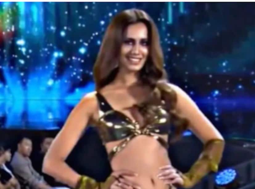  ഇൻസ്റ്റ​ഗ്രാമിൽ താരം പങ്കുവച്ച വീഡിയോയിൽ ബിക്കിനി ധരിച്ച് റാംപിൽ നടക്കുന്നതായും കാണാം. ചുരുങ്ങിയ സമയത്തിനുള്ളിലാണ് വീഡിയോ സോഷ്യൽ മീഡിയയിൽ വൈറലായത്. ഇതോടെ താരത്തിന് നേരെ വിമർശനങ്ങളും ഉയർന്നിരുന്നു.