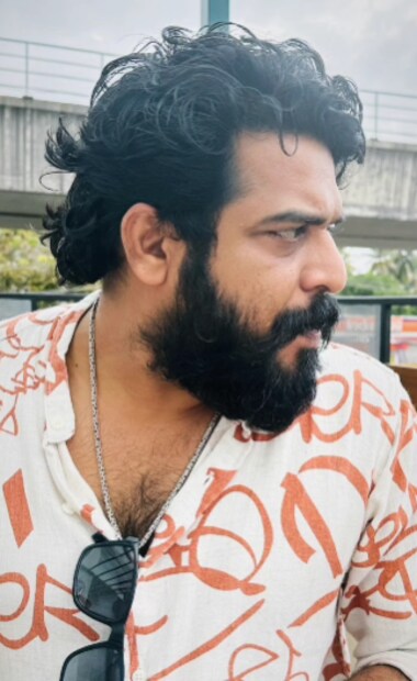  കങ്കുവയിലൂടെ തന്റെ കരിയറിന്റെ ഉന്നതിയിലേക്ക് എത്തുന്നതിനിടയാണ് നിഷാദിന്റെ വിയോ​ഗം. നിഷാദ് എഡിറ്റ് ചെയ്ത് വരാനിരിക്കുന്ന ചിത്രങ്ങളെല്ലാം ആരാധകർ കാത്തിരിക്കുന്ന ചിത്രങ്ങളാണ്. മമ്മൂട്ടി നായകനായെത്തുന്ന ബസൂക്ക, ഖാലിദ് റഹ്മാൻ സിനിമയായ ജിംഖാന, മോഹൻലാൽ നായകനായെത്തുന്ന തരുൺ മൂർ‌‍ത്തി ചിത്രത്തിന്റെയും എഡിറ്റർ നിഷാദായിരുന്നു.