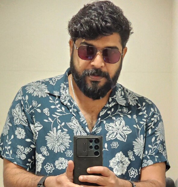  മലയാള സിനിമാ ലോകത്തിന് വിശ്വസിക്കാനാകാത്ത വാർത്തയോടെയാണ് ഇന്ന് നേരം പുലർന്നത്. മലയാള സിനിമയിൽ തന്റെ കഴിവ് തെളിയിച്ച് തമിഴ് സിനിമാ ലോകത്തേക്ക് ചേക്കേറുന്നതിനിടെയാണ് ഫിലിം എഡിറ്റർ നിഷാദ് യൂസഫ് വിടവാങ്ങിയത്.