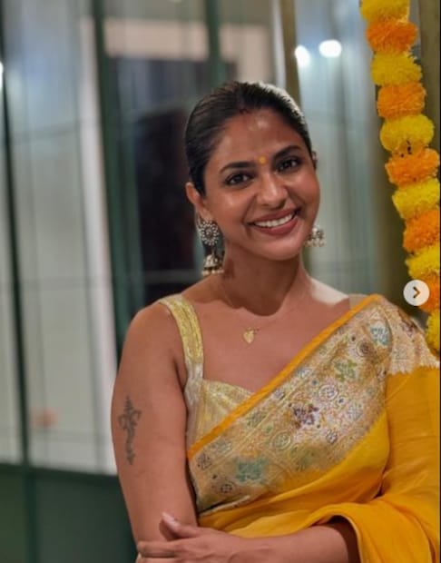  നിരവധി ആരാധകരുള്ള താരദമ്പതികളാണ് ഇന്ദ്രജിത്തും പൂർണിമയും. നടിയും സം​രംഭകയുമായ പൂർണിമ സോഷ്യൽ മീഡിയയിലും സജീവമാണ്. ജീവിതത്തിലെ ഓരോ സന്തോഷവും പൂർണിമ സോഷ്യൽ മീഡിയയിൽ പങ്കുവയ്ക്കാറുണ്ട്.