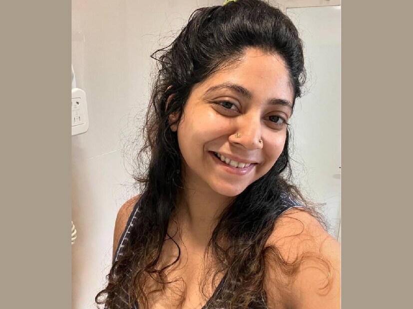 ഗോപി സുന്ദറും അഭയ ഹിരണ്മയിയും ഒന്നിച്ചുണ്ടായിരുന്ന നാളുകളിൽ അവർക്കൊപ്പം നിരവധി വളർത്തു നായ്ക്കളും ഉണ്ടായിരുന്നു. ഇവർ താമസിച്ചിരുന്ന വീട്ടിൽ തന്നെയാണ് ഈ അരുമ നായ്ക്കളും വളർന്നത്. വീട്ടിലെ ആഘോഷങ്ങളിൽ പോലും ഇവർക്ക് നിർണായക സ്ഥാനമുണ്ടായിരുന്നു. അഭയ ഇന്നും തെരുവുനായ്ക്കളുടെ വരെ സംരക്ഷണത്തിനായി പ്രവർത്തിക്കുന്നുണ്ട്. റെസ്ക്യൂ ഡോഗ്സ് എന്ന വിഭാഗത്തിന് വേണ്ടി ഇടയ്ക്കിടെ അഭയ പോസ്റ്റുകൾ ചെയ്യാറുണ്ട് (തുടർന്ന് വായിക്കുക)