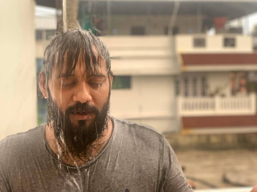 മകളെ സ്നേഹിക്കുന്ന അച്ഛനെങ്കിൽ, ആ കുഞ്ഞിനെ ജീവിക്കാൻ അനുവദിക്കണം എന്നും പലർക്കും പറയാനുണ്ട്. ചെറുപ്രായത്തിൽ തന്റെയും കുടുംബത്തിന്റെയും മനഃസമാധാനത്തിനു വേണ്ടി, മാധ്യമങ്ങൾക്ക് മുന്നിൽ വരേണ്ടിവന്നതിനെ കുറിച്ച് ചിലരെങ്കിലും അപലപിച്ചു. ഗാർഹിക പീഡനത്തിന് ഇരയായ ശേഷമാണ് വിവാഹമോചനത്തിന് ഒരുങ്ങിയത് എന്ന് അമൃത വെളിപ്പെടുത്തിയിരുന്നു. കുഞ്ഞിന്റെ ചെലവിനായി പണം പോലും സ്വീകരിക്കകത്തെയാണ് പിരിഞ്ഞത് എന്നും അമൃത. അമൃതാ സുരേഷിനെ വിവാഹം ചെയ്യുന്നതിന് മുൻപ്, ബാല മറ്റൊരു സ്ത്രീയെ കല്യാണം കഴിക്കുകയും, ആ ബന്ധം പിരിയുകയും ചെയ്തിരുന്നു 
