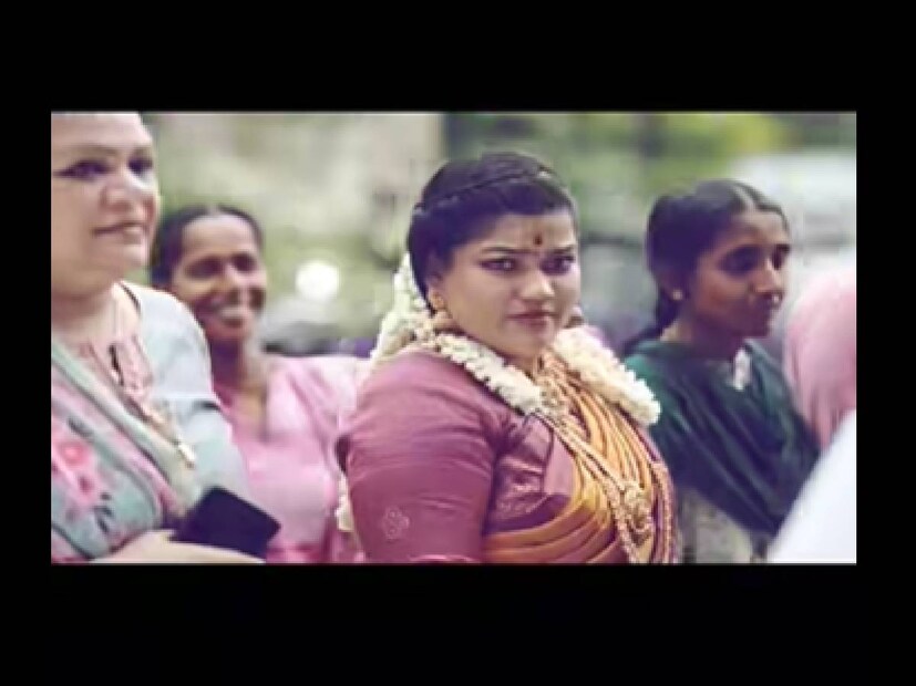 താലികെട്ട് കഴിഞ്ഞത് മുതൽ നടൻ ബാലയുടെ വിവാഹ വീഡിയോകൾ സോഷ്യൽ മീഡിയയിൽ തലങ്ങും വിലങ്ങും പ്രചരിക്കുകയാണ്‌. പക്ഷേ, തന്റെ വിവാഹത്തിന്റെയും, അതിനു ശേഷം വീട്ടിൽ എത്തിയതിന്റെയും ചില രംഗങ്ങൾ ബാല സ്വന്തം പേജിൽ എത്തിച്ചു. അർത്ഥവത്തായ ഒരു തമിഴ് ഗാനത്തിന്റെ അകമ്പടിയോടു കൂടിയാണ് ബാല വീഡിയോ അപ്‌ലോഡ് ചെയ്തിരിക്കുന്നത്. തന്റെ കൂടെ നിന്നവരോടുള്ള ആദരസൂചകം കൂടിയാണ് ബാലയുടെ ഈ വീഡിയോ പോസ്റ്റും അതിന്റെ ഒപ്പമുള്ള വാചകങ്ങളും 