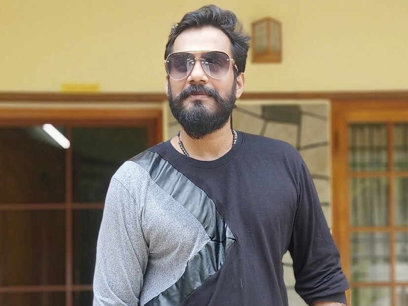 ബാല പറയുന്നത് അപ്പാടെ വിഴുങ്ങാൻ ഇപ്പോൾ ഫോളോവേഴ്‌സിന് താൽപ്പര്യമില്ല. പിന്തുണയ്ക്കാനോ സമാധാനിപ്പിക്കാനോ ആർക്കും ആഗ്രഹമില്ലാത്തതു പോലെ. പകരം, ഒന്ന് നിർത്തി പോകാമോ എന്നാണ് അവരുടെ ചോദ്യം. ഇത്രയും കാലം താൻ സംസാരിച്ചില്ലേ, ഇനി അമൃതയും കുടുംബവും പറയട്ടെ എന്ന പക്ഷക്കാരാണ് അവർ. ബാലയിൽ നിന്നും ജീവന് ഭീഷണി നേരിടുന്നു എന്നും അഭിരാമി സുരേഷ് വെളിപ്പെടുത്തിയിരുന്നു