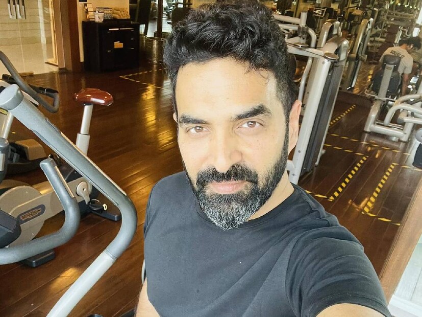 ആലപ്പുഴയുടെ മനോഹര ദൃശ്യഭംഗിയുടെ പശ്ചാത്തലത്തിൽ ഗോപി സുന്ദർ ഒരു ലക്ഷുറി വില്ല നടത്തിനുണ്ട്. കേരളീയ മാതൃകയിലുള്ള ഈ വില്ലയിലേക്ക് സന്ദർശനം നടത്തിയ അനുഭവവും ഇടയ്ക്കിടെ സോഷ്യൽ മീഡിയയിൽ കാണാൻ സാധിക്കും. ഗോപി സുന്ദർ മ്യൂസിക് പ്രൊഡക്ഷൻ ഹബ് എന്ന ഗോപിയുടെ സംഗീത സ്ഥാപനം പ്രവർത്തിക്കുന്നതും ഇവിടെയാണ്. ഇനി കൊച്ചിയിലെ വീട് ഉപേക്ഷിച്ചു ഗോപി തന്റെ വില്ലയിലേക്ക് പൂർണമായും മാറാനാണോ പ്ലാൻ എന്ന് വ്യക്തമാക്കിയിട്ടില്ല 