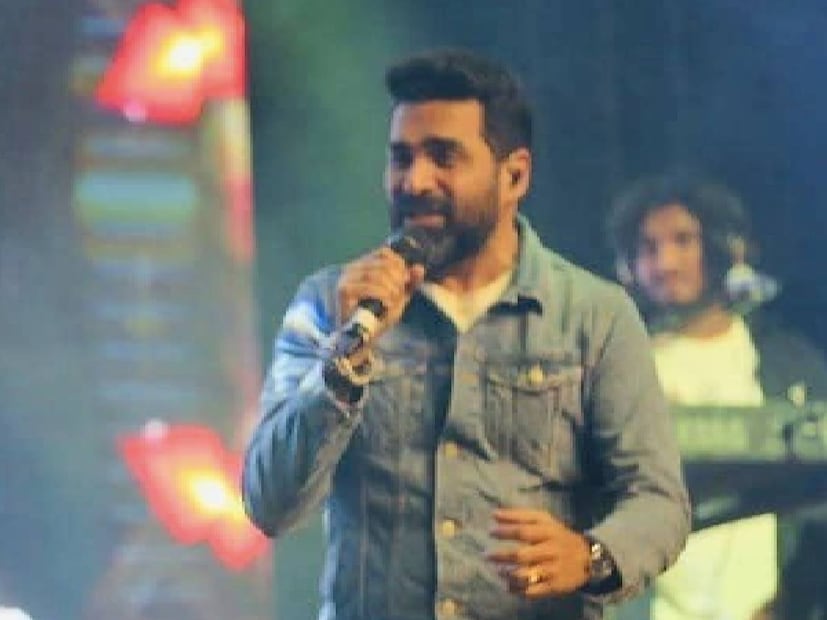 ഒരുകാലത്ത് മലയാള സിനിമയിൽ നിറഞ്ഞു നിന്ന ഗോപി 2020 മുതൽ കൂടുതലായും അന്യഭാഷകളിലെ സംഗീത സംവിധാനത്തിനാണ് പ്രാധാന്യം നൽകുന്നത്. എന്നാൽ, ഈ വർഷം ഇദ്ദേഹം മലയാളത്തിലേക്ക് ഒരുപിടി സിനിമകളുമായി മടങ്ങിവരവ് നടത്തിയിരുന്നു. മലയാള സിനിമയിൽ പുരസ്കാരങ്ങൾ വാരിക്കൂട്ടിയ പല ചിത്രങ്ങളുടെയും സംഗീത വിഭാഗം നിയന്ത്രിച്ചത് ഗോപി സുന്ദറാണ്. ഇന്നും പണ്ട് കാലത്തെ പോലെ ചാർട്ട്ബസ്റ്ററുകൾ തീർക്കുന്ന ഗോപിയെ തിരികെ വേണം എന്ന് ആഗ്രഹിക്കുന്ന ആരാധകരും ഉണ്ട്. സ്വന്തമായി ഒരു മ്യൂസിക് ബാൻഡും ഗോപി സുന്ദറിന്റേതായുണ്ട് 