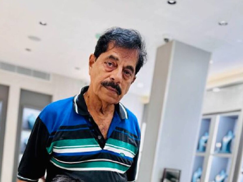 സിന്ധു പോസ്റ്റ് ചെയ്ത ഇൻസ്റ്റഗ്രാം വീഡിയോ സ്റ്റോറിയിൽ, സിന്ധുവിന്റെ അച്ഛനും അമ്മയുമാണുള്ളത്. അച്ഛൻ സോഫയിൽ ഇരുന്ന് മുന്നിലെ പ്ളേറ്റിൽ കൊണ്ടുവച്ച ഓറഞ്ച് അല്ലികൾ കഴിക്കുന്ന തിരക്കിലാണ്. വളരെ പതിയെ ഭക്ഷണം കഴിക്കുകയാണ് അദ്ദേഹം. ഇവിടെ സിന്ധുവിന്റെ അച്ഛൻ കടന്നുപോയ വൈഷമ്യത്തെക്കുറിച്ചുള്ള വാക്കുകൾ പ്രസക്തമാകുന്നു. അദ്ദേഹം സ്‌ട്രോക് ഐ.സി.യുവിൽ ചികിത്സയിൽ കഴിഞ്ഞതായി സിന്ധു കുറിച്ച വരികളിൽ നിന്നും വായിക്കാം 