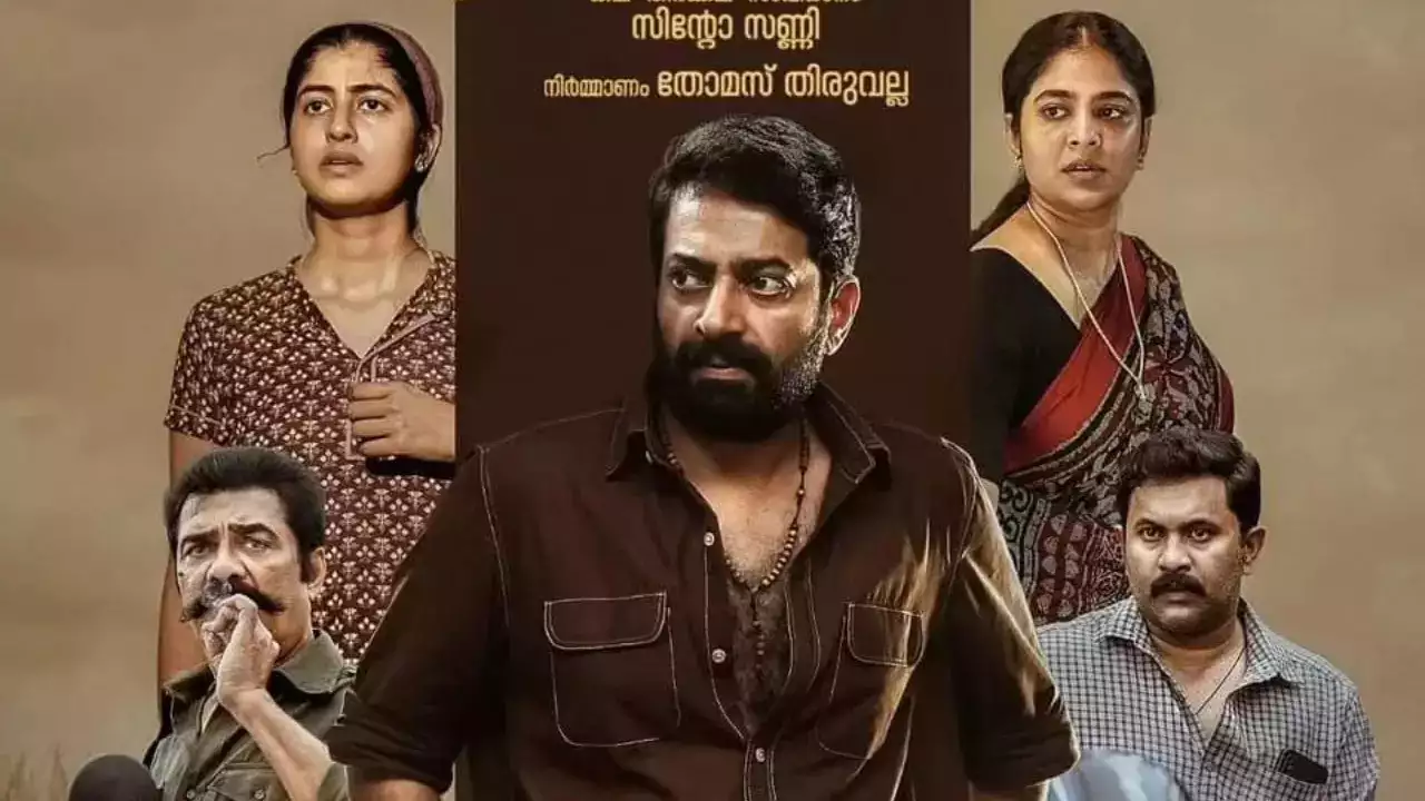  പാപ്പച്ചന്‍ ഒളിവിലാണ് :സൈജു കുറുപ്പ് കേന്ദ്ര കഥാപാത്രമായി എത്തിയ ചിത്രം പാപ്പച്ചൻ ഒളിവിലാണ് ഒടിടി സ്ട്രീമിങ് ആരംഭിച്ചു . ഓ​ഗസ്റ്റ് 24ന് തിയേറ്ററുകളിലെത്തിയ ചിത്രത്തിന് മികച്ച പ്രേക്ഷക പ്രതികരണം ലഭിച്ചിരുന്നു.ദർശന, ശ്രിന്ദ എന്നിവർ ചിത്രത്തിൽ നായികമാർ. അജു വർഗീസ്, ജഗദീഷ്, ജോണി ആന്‍റണി, ശിവജി ഗുരുവായൂർ, കോട്ടയം നസീർ, ജോളി ചിറയത്ത്, വീണ നായർ പ്രശാന്ത് അലക്സാണ്ടർ എന്നിവരാണ് ചിത്രത്തിലെ മറ്റു പ്രധാന താരങ്ങൾ.