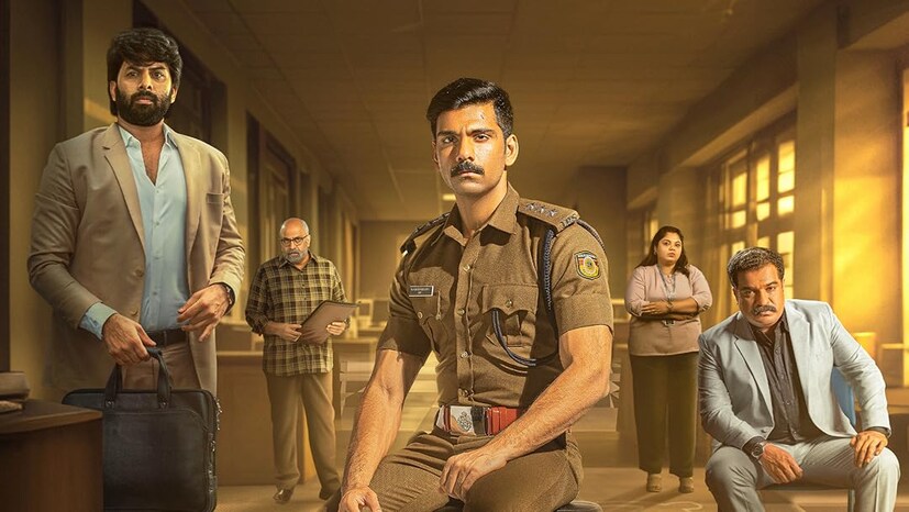  ഗോളം: രഞ്ജിത്ത് സജീവ്, ദിലീഷ് പോത്തൻ, ചിന്നു ചാന്ദ്‌നി എന്നിവർ പ്രധാന വേഷങ്ങളിൽ എത്തിയ മിസ്റ്ററി ക്രൈം ത്രില്ലർ ഗോളം ഒടിടി സ്ട്രീമിങ് ആരംഭിച്ചു .നവാഗതനായ സംജാദ് സംവിധാനം ചെയ്ത ചിത്രം ഫ്രാഗ്രൻ്റ് നേച്ചർ ഫിലിം ക്രിയേഷൻസിന് വേണ്ടി ആനും സജീവുമാണ് നിർമിച്ചത് .