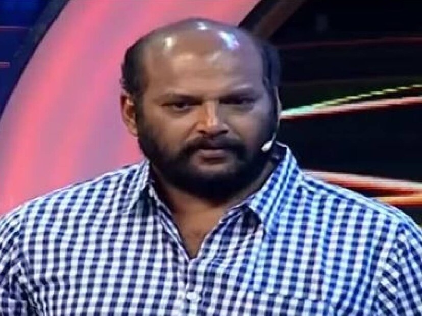  'കൈയിൽ മുറുക്കിപിടിച്ചു ദേഹോപദ്രവം ചെയ്യുമ്പോ ശെരിക്കും പേടിച്ചു വിറച്ചു. പക്ഷേ കൈയിലെ നീലിച്ച പാടുകൾ കാണിച്ചു ഇതു കണ്ടോ എന്ന് ചോദിച്ചാൽ ആ മുഖം വാടിത്തളരുന്നത് മഞ്ജുധർമമൻ സംവിധാനം ചെയ്ത 'കഥപറയുമ്പോൾ' അഭിനയിച്ചപ്പോൾ ഒട്ടനവധി തവണ നേരിട്ടറിഞ്ഞു.