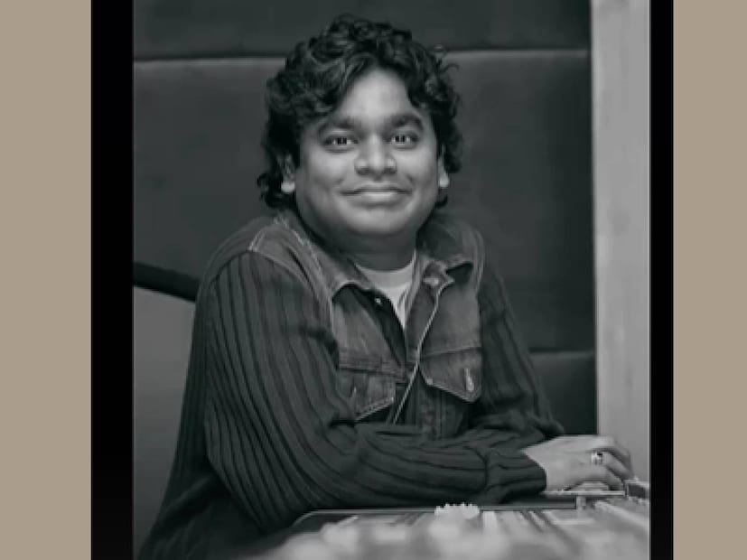 രാജ്യത്തെ തന്നെ ഏറ്റവും വലിയ പ്രതിഫലം പറ്റുന്ന സംഗീതജ്ഞനാണ് എ.ആർ. റഹ്മാൻ. അദ്ദേഹത്തിന്റെ മൊത്തം ആസ്തി 1,728 മുതൽ 2,000 കോടി രൂപ വരെയാണ് എന്നാണ് വിവരം. ഗായകൻ എന്ന നിലയിൽ രാജ്യത്തെ ഏറ്റവും ഉയർന്ന പ്രതിഫലം പറ്റുന്ന റഹ്മാൻ, ഒരു ഗാനത്തിന് മൂന്നു കോടി രൂപയാണത്രെ ഈടാക്കുക. ഒരു സിനിമയ്ക്ക് റഹ്മാൻ ചാർജ് ചെയ്യുന്നത് 10 കോടി രൂപയാണ്. സ്ലംഡോഗ് മില്യനയർ എന്ന സിനിമയിലെ 'ജയ് ഹോ' എന്ന ഗാനത്തിലൂടെ രാജ്യത്തിന് ഓസ്കർ കൊണ്ടുവന്നതിലും റഹ്മാന് വലിയ പങ്കുണ്ട്