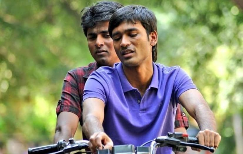  നമ്മൾ ഒരാളെ വളർത്തിവിട്ടു എന്ന് പറയുന്നതിൽ എന്ത് അർത്ഥമാണ് ഉള്ളതെന്നും ശിവകാർത്തികേയൻ ചോദിക്കുന്നുണ്ട്.ടെലിവിഷനിലൂടെ സിനിമ മേഖലയിലേക്ക് എത്തിയ താരമാണ് ശിവകാര്‍ത്തികേയൻ. ധനുഷിന്റെ ഹിറ്റായ 3ലൂടെ ആയിരുന്നു ശിവകാർത്തികേയൻ എന്ന നടനെ ലോകം ആദ്യം അറിയുന്നത്.പിന്നീട് ശിവകാര്‍ത്തികേയനെ തന്നെ നായകനാക്കി താരം എതിര്‍ നീചാല്‍ നിര്‍മിക്കുകയും ചെയ്‍തിരുന്നു. നിലവില്‍ ശിവകാര്‍ത്തികേയനും ധനുഷും അകൽച്ചയിലാണ് എന്ന തരത്തിലുള്ള വാർത്തകളാണ് പുറത്ത് വരുന്നത് .