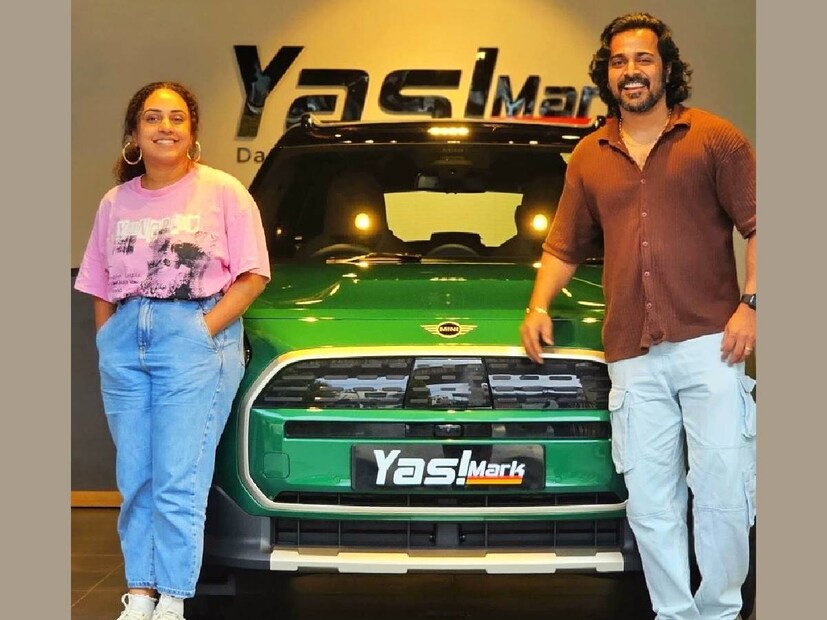 രണ്ടു കുഞ്ഞുങ്ങളുടെ അച്ഛനമ്മാരായതും പേളി മാണിയും (Pearle Maaney) ശ്രീനിഷ് അരവിന്ദും (Srinish Aravind) അവർ രണ്ടുപേർക്കുമായി കുറച്ചു വലിയ സൗകര്യങ്ങൾ ഒരുക്കാൻ ആരംഭിച്ചിരിക്കുന്നു. ഏറ്റവും പുതിയതായി ഒരു പുത്തൻ 'പച്ച കാർ' ആണ് ദമ്പതികളുടെ കുടുംബത്തിലേക്ക് എത്തിയിട്ടുള്ളത്. ഇളയമകൾ നിതാര പിറക്കും മുൻപേ പേളി, ശ്രീനിഷ് അരവിന്ദ് ദമ്പതികൾ കൊച്ചിയിലെ ഒരു ദ്വീപിൽ സ്ഥിതി ചെയ്യുന്ന ഫ്ലാറ്റ് സ്വാന്തമാക്കിയിരുന്നു. ഇതിന്റെ താക്കോൽ കൈമാറ്റം നിതാര പിറന്ന ശേഷമായിരുന്നു എങ്കിലും പേളിയും ശ്രീനിഷും നിലാ ബേബിയും പേളിയുടെ അച്ഛന്റെയൊപ്പം ചേർന്നാണ് അത് സ്വീകരിച്ചത്