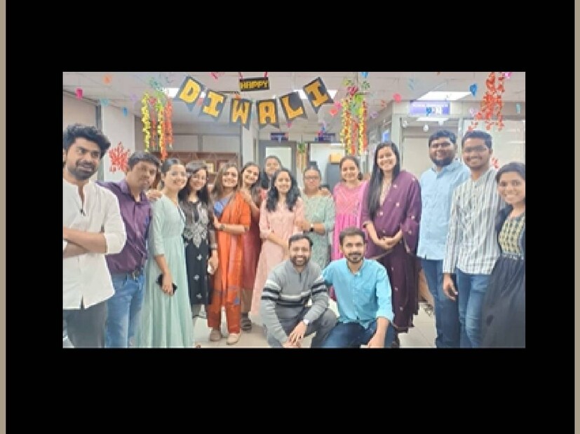 ബാല കൂടെയില്ല എങ്കിലും എലിസബത്ത് ജീവിതത്തിലെ സന്തോഷങ്ങൾ ഒന്നൊന്നായി തിരിച്ചു പിടിച്ചുകൊണ്ടേയിരുന്നു. വിദേശ യാത്ര ഉൾപ്പെടെ നടത്തിയ എലിസബത്ത് ആ സന്തോഷ നിമിഷങ്ങളും സോഷ്യൽ മീഡിയയിൽ പോസ്റ്റ് ചെയ്‌തു. പല യാത്രകളിലും അച്ഛനും അമ്മയും എലിസബത്തിന്റെ കൂടെയുണ്ടായി. അവിടം കൊണ്ടും തീർന്നില്ല. എലിസബത്ത് അക്ഷരാർത്ഥത്തിൽ ജീവിതത്തിൽ വച്ചടി വച്ചടി കയറ്റത്തിലാണ്. ഒരു വലിയ നേട്ടത്തെക്കുറിച്ചുള്ള അപ്ഡേറ്റ് എലിസബത്തിന്റെ ഫേസ്ബുക്ക് പേജിൽ വന്നുചേർന്നിരിക്കുന്നു