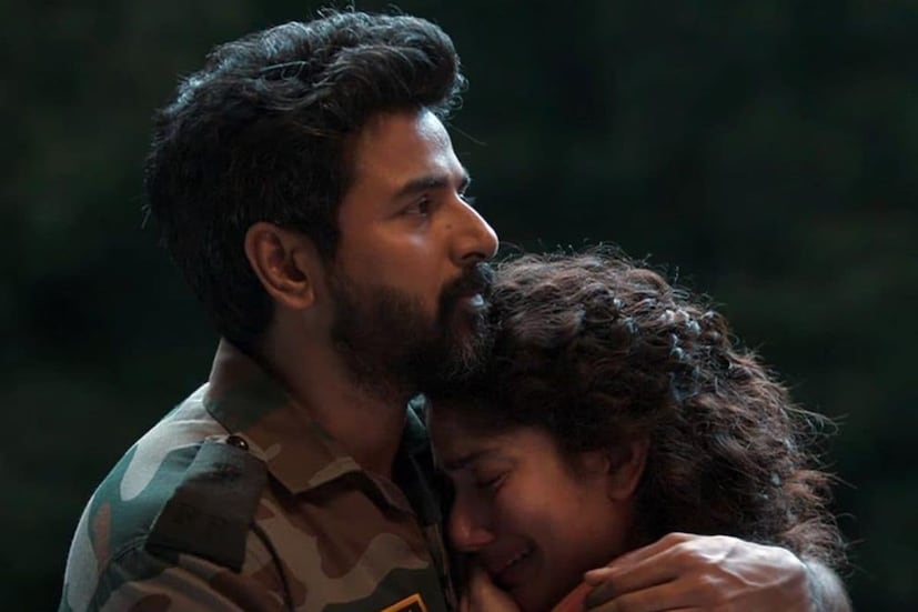  ശിവകാര്‍ത്തികേയൻ നായകനായി വന്ന അമരൻ വൻ വിജയമാണ് നേടുന്നത്. ശിവകാര്‍ത്തികേയൻ ചിത്രത്തിന്റെ ആഗോള കളക്ഷൻ അമ്പരപ്പിക്കുന്നതാണ്. വെറും 14 ദിവസങ്ങളില്‍ 280 കോടി രൂപയിലധികം ചിത്രം നേടി എന്നാണ് റിപ്പോര്‍ട്ട്. ഭുവൻ അറോറ, രാഹുല്‍ ബോസ് തുടങ്ങിയവര്‍ക്കൊപ്പം ശ്രീകുമാര്‍, വികാസ് ബംഗര്‍ എന്നീ താരങ്ങളും പ്രധാന കഥാപാത്രങ്ങളായെത്തുന്നു.