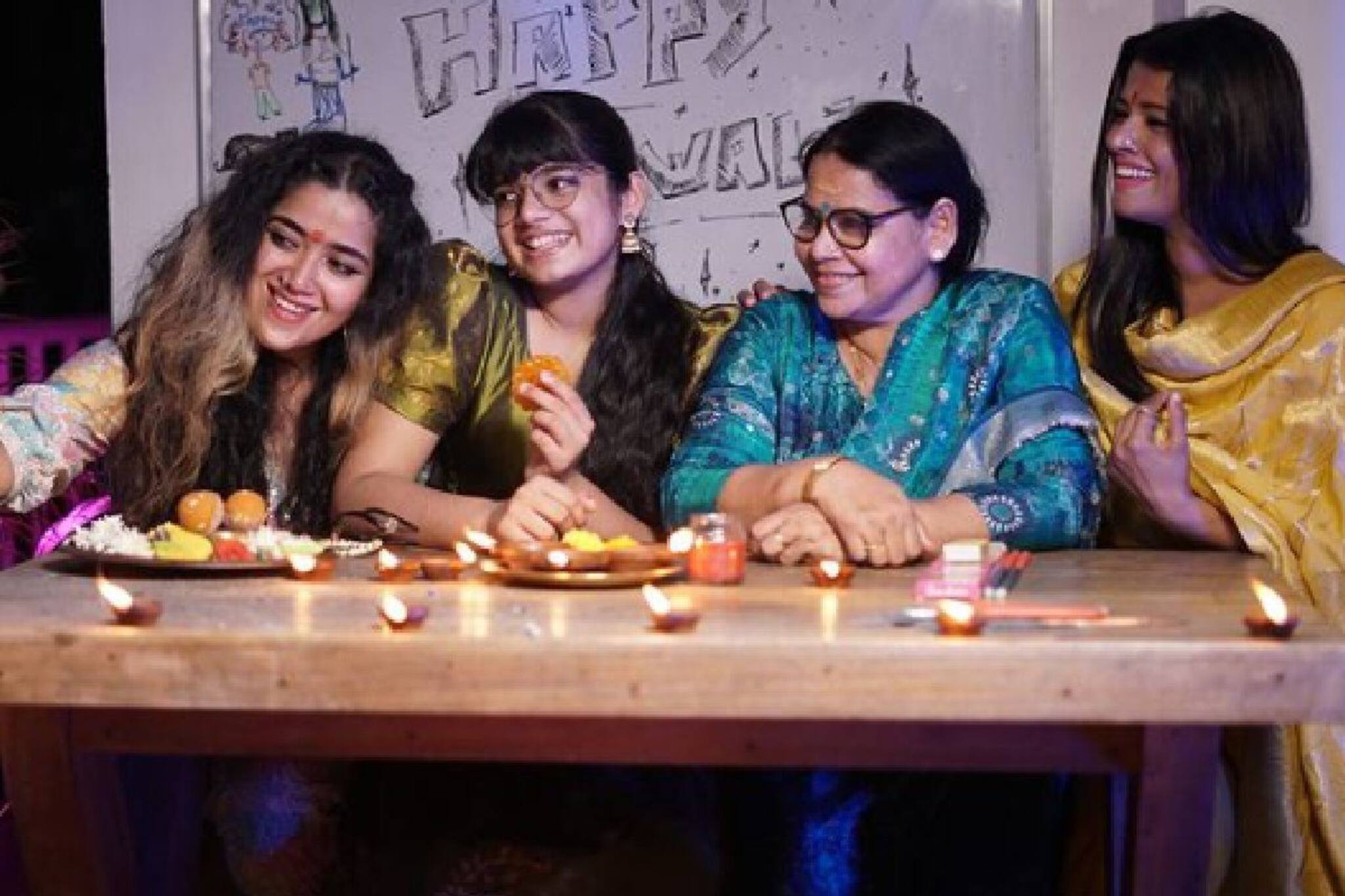 Amrutha Suresh|'14 വർഷത്തെ വേദനകൾക്ക് ശേഷം സന്തോഷമുള്ള ഒരു ദിനം'; ഒപ്പം നിന്നവർക്ക് നന്ദി പറഞ്ഞ് അമൃതയുടെ അമ്മ