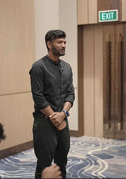  രഞ്ജി ട്രോഫിയില്‍ മാത്രമായി 13 സെഞ്ചുറിയും 30 അർധ സെഞ്ചുറിയും ജലജ് നേടിയിട്ടുണ്ട്. കൂടാതെ 30 തവണ അഞ്ച് വിക്കറ്റ് എന്ന നേട്ടവും സക്സേന സ്വന്തമാക്കിയിട്ടുണ്ട്.