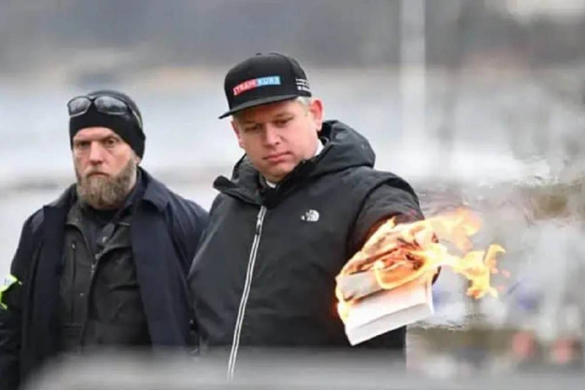 പരസ്യമായി ഖുറാന്‍ കത്തിച്ച് വിദ്വേഷ പ്രസംഗം നടത്തിയ തീവ്രവലതുപക്ഷ നേതാവിന് സ്വീഡനില്‍ നാലുമാസം തടവ്