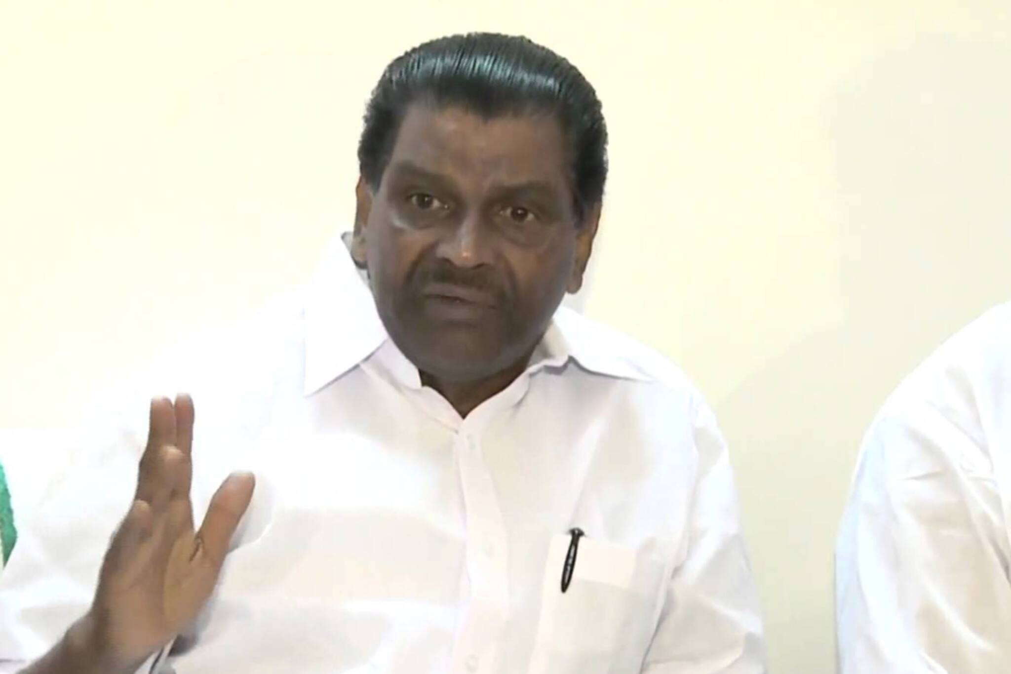 തിരുവഞ്ചൂർ രാധാകൃഷ്ണന് 70; ആഘോഷങ്ങളിൽ നിന്ന് പിന്തിരിഞ്ഞ് കോട്ടയത്തിന്റെ എം എൽ എ