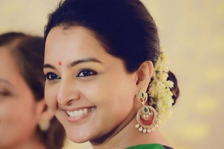 10 അല്ല, 20 വര്ഷമായിട്ടും മഞ്ജു വാര്യര്ക്ക് മാറ്റമില്ല 10 അല്ല, 20 വര്ഷമായിട്ടും മഞ്ജു വാര്യര്ക്ക് മാറ്റമില്ല