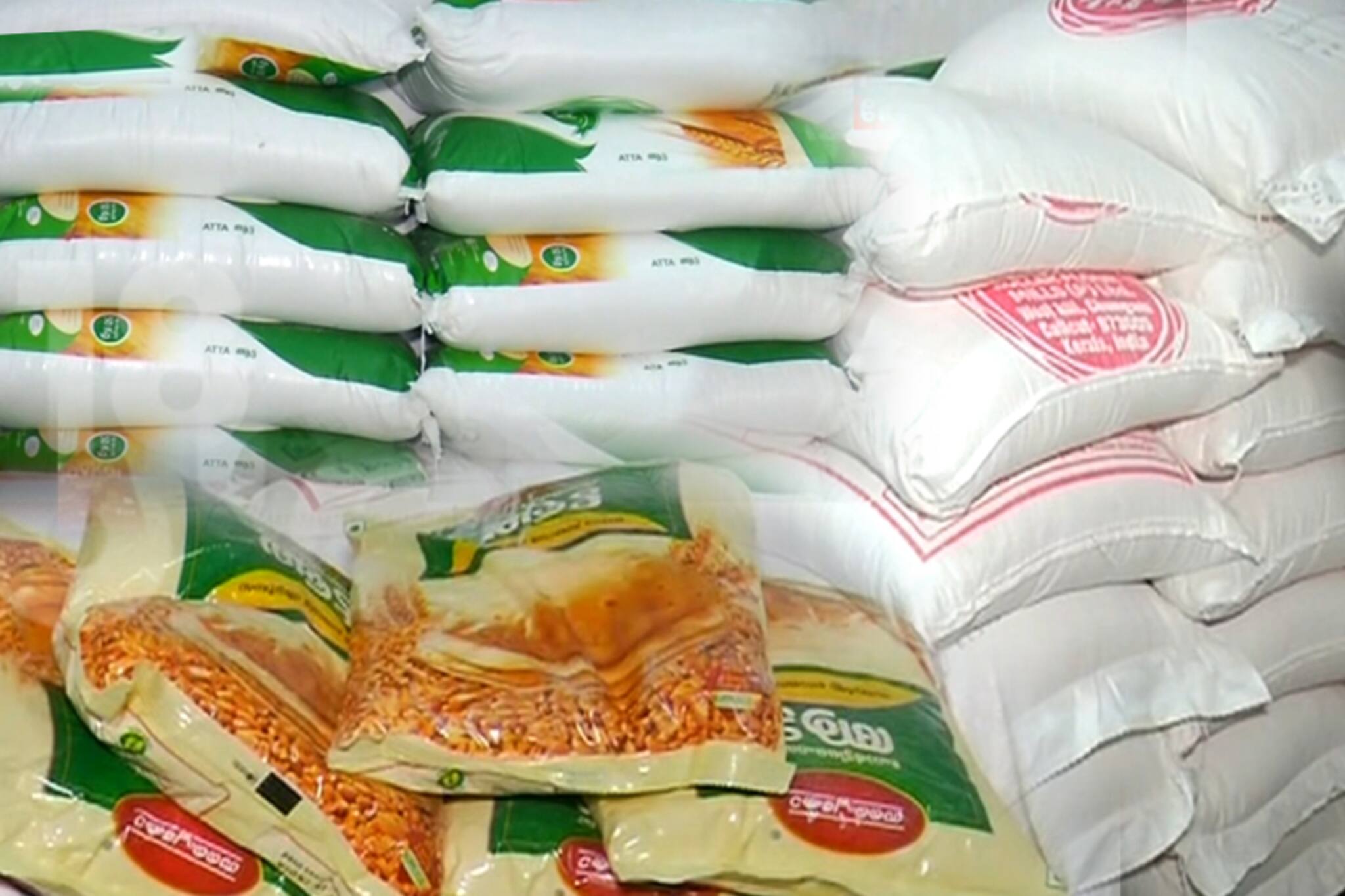 ദുരിതമൊഴിയാതെ കുട്ടനാട് : കൈത്താങ്ങാകാൻ കോഴിക്കോട്ടുകാർ