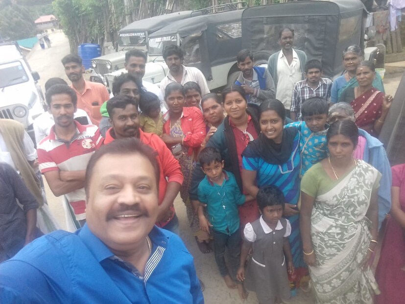  വട്ടവടയിലെത്തി സെൽഫിയെടുത്ത സുരേഷ് ഗോപിയുടെ നടപടിക്കെതിരെ സമൂഹമാധ്യമങ്ങളിൽ രൂക്ഷവിമർശനം