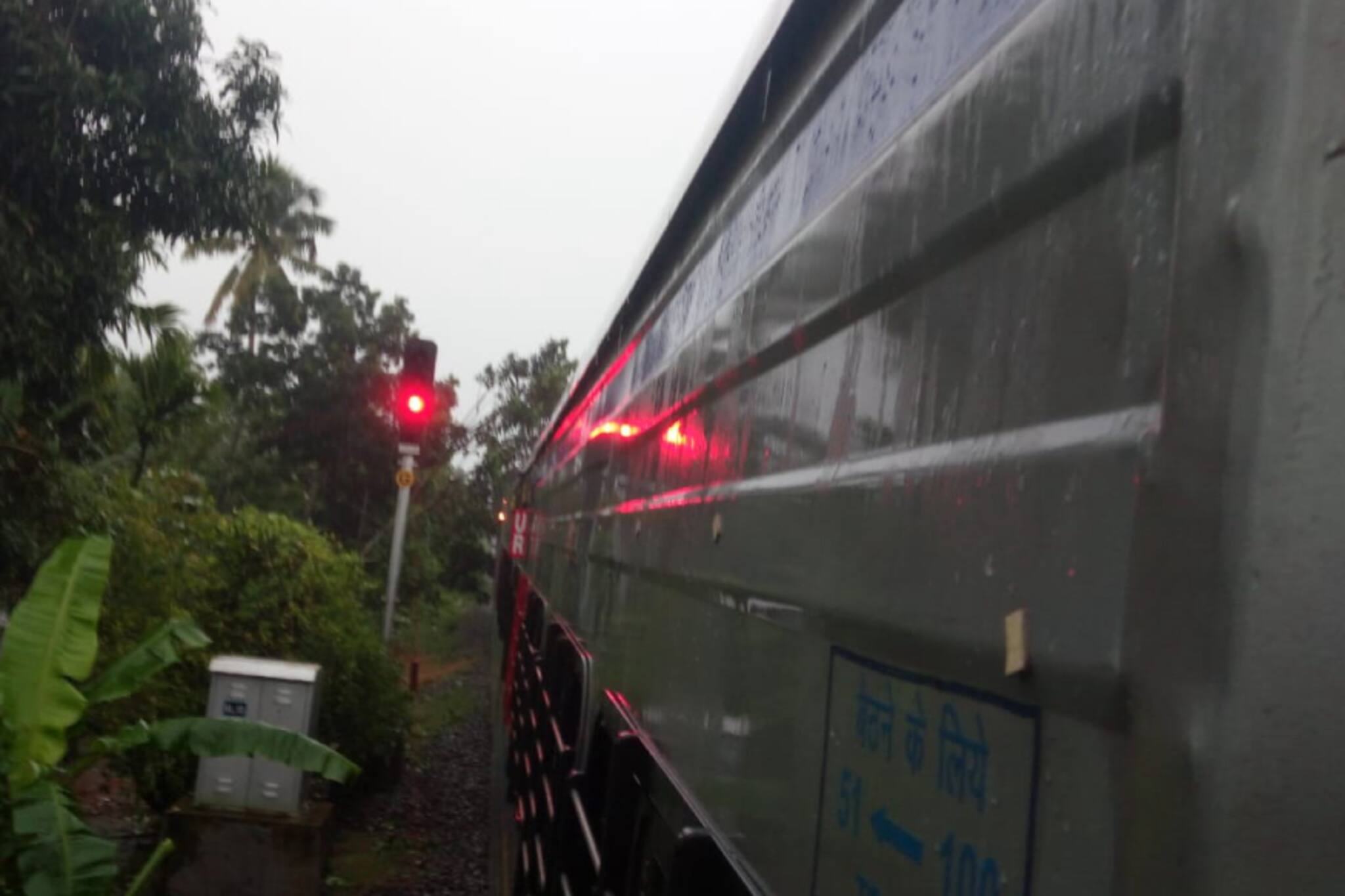 പുകവലിയെ എതിര്‍ത്തു; ട്രെയിനില്‍ ഗര്‍ഭിണിയെ കഴുത്ത് ഞെരിച്ച് കൊന്നു