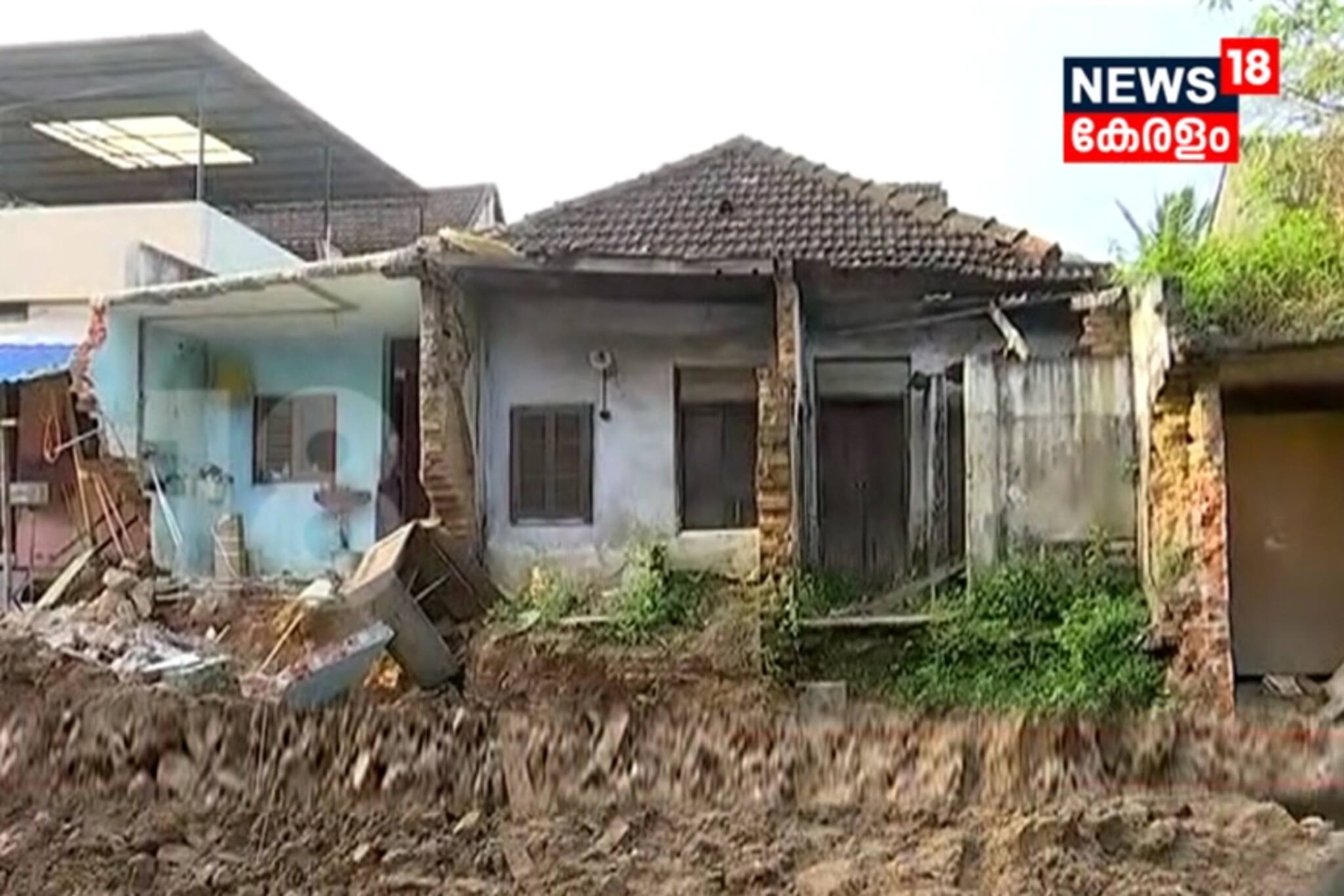 അശാസ്ത്രീയ ഓട നിർമ്മാണം : മൂന്ന് വീടുകൾ തകർന്നു