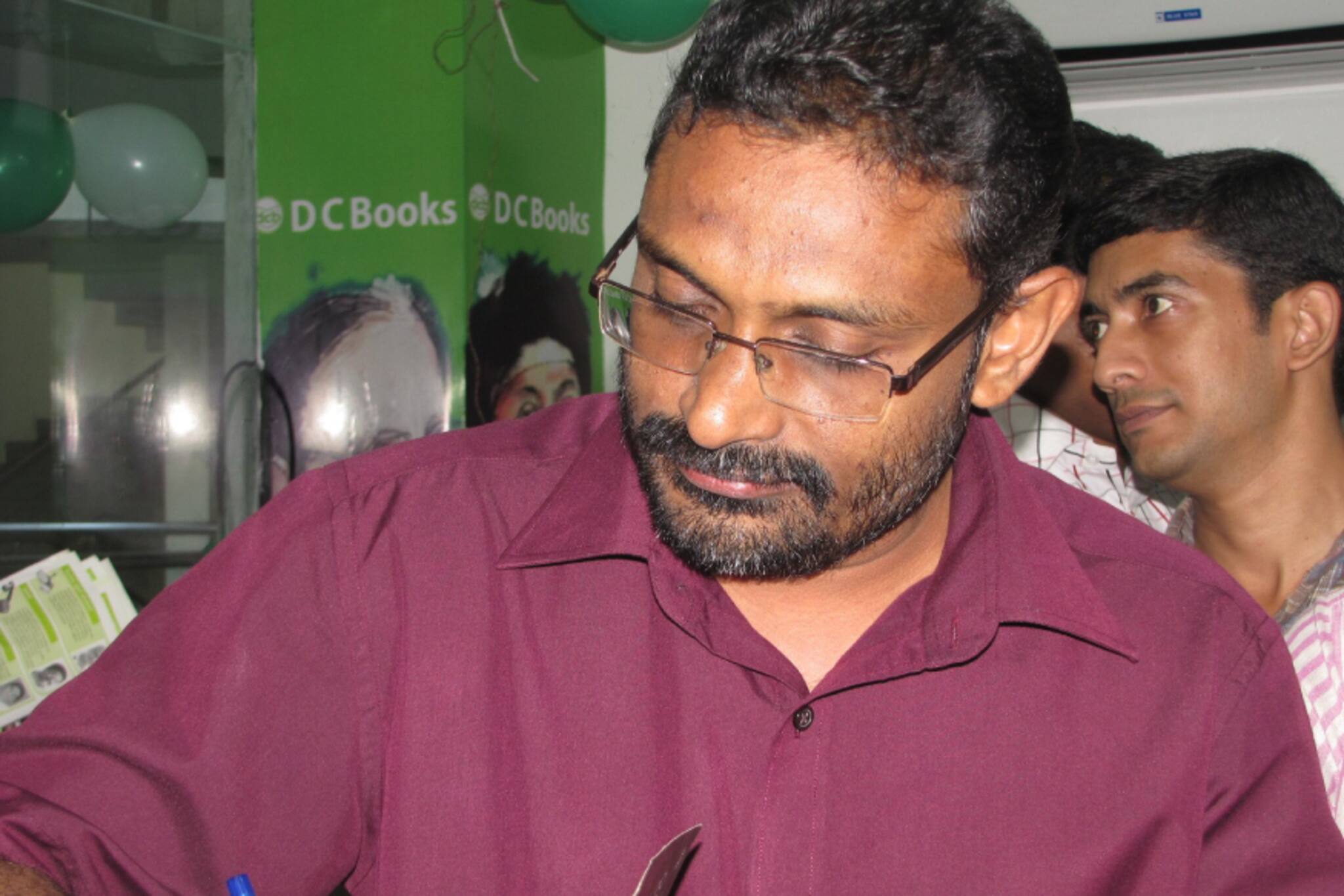 'വല്ല തരത്തിലും തണ്ടിയിലും പോയി കളിക്കൂ' ശബരീനാഥൻ എംഎല്‍എയോട് ബെന്യാമിൻ