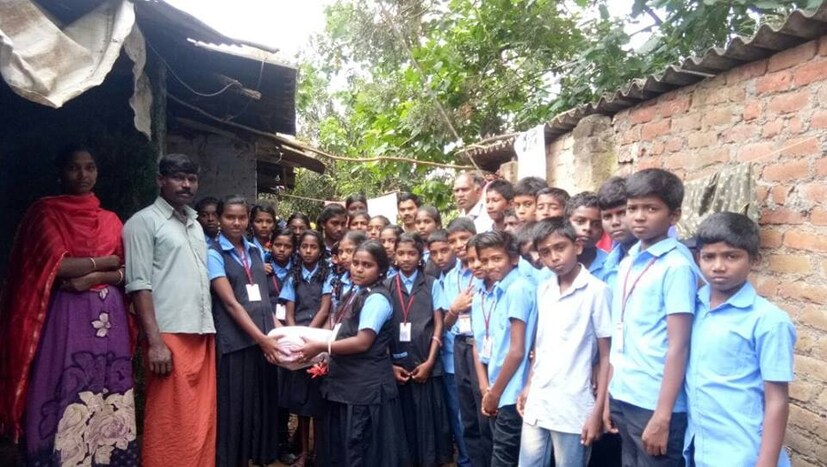  കഴിഞ്ഞ മാസം 16ന് മുല്ലപ്പെരിയാർ അണക്കെട്ടിന്റെ സ്പിൽവേയിലെ 13 അണക്കെട്ടുകളും തുറന്നുവിട്ടതിനെ തുടർന്നാണ് കറുപ്പുപാലത്തെ എൽസിന്റെ വീട് വെള്ളത്തിലായത്.