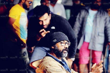 26 ദിവസങ്ങൾ, 26 കഥാപാത്രങ്ങൾ; വരവറിയിച്ച് ലൂസിഫർ 26 ദിവസങ്ങൾ, 26 കഥാപാത്രങ്ങൾ; വരവറിയിച്ച് ലൂസിഫർ