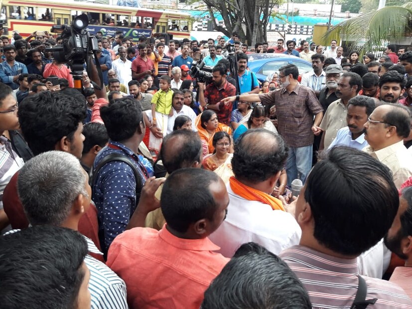  വിശ്വാസം സംരക്ഷിക്കാൻ സർക്കാർ നിയമ നിർമ്മാണം നടത്തണമെന്ന് പ്രതിഷേധക്കാർ ആവശ്യപ്പെട്ടു