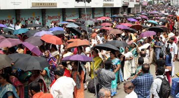കോട്ടയത്ത് നൂറുകണക്കിനു പേര്‍ അണിനിരന്ന നാമജപഘോഷയാത്ര