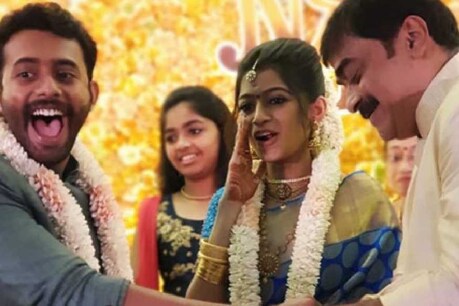 അർജുൻ അശോകന്റെ വിവാഹ നിശ്ചയം കഴിഞ്ഞു അർജുൻ അശോകന്റെ വിവാഹ നിശ്ചയം കഴിഞ്ഞു