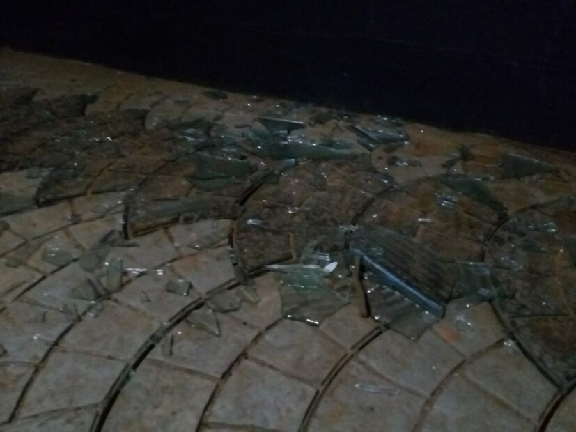  കരയോഗം ഓഫീസിന്റെ ഗേറ്റ് പൂട്ടി കിടന്നതിനാൽ കൂടുതൽ നാശനഷ്ടങ്ങൾ ഉണ്ടായില്ല