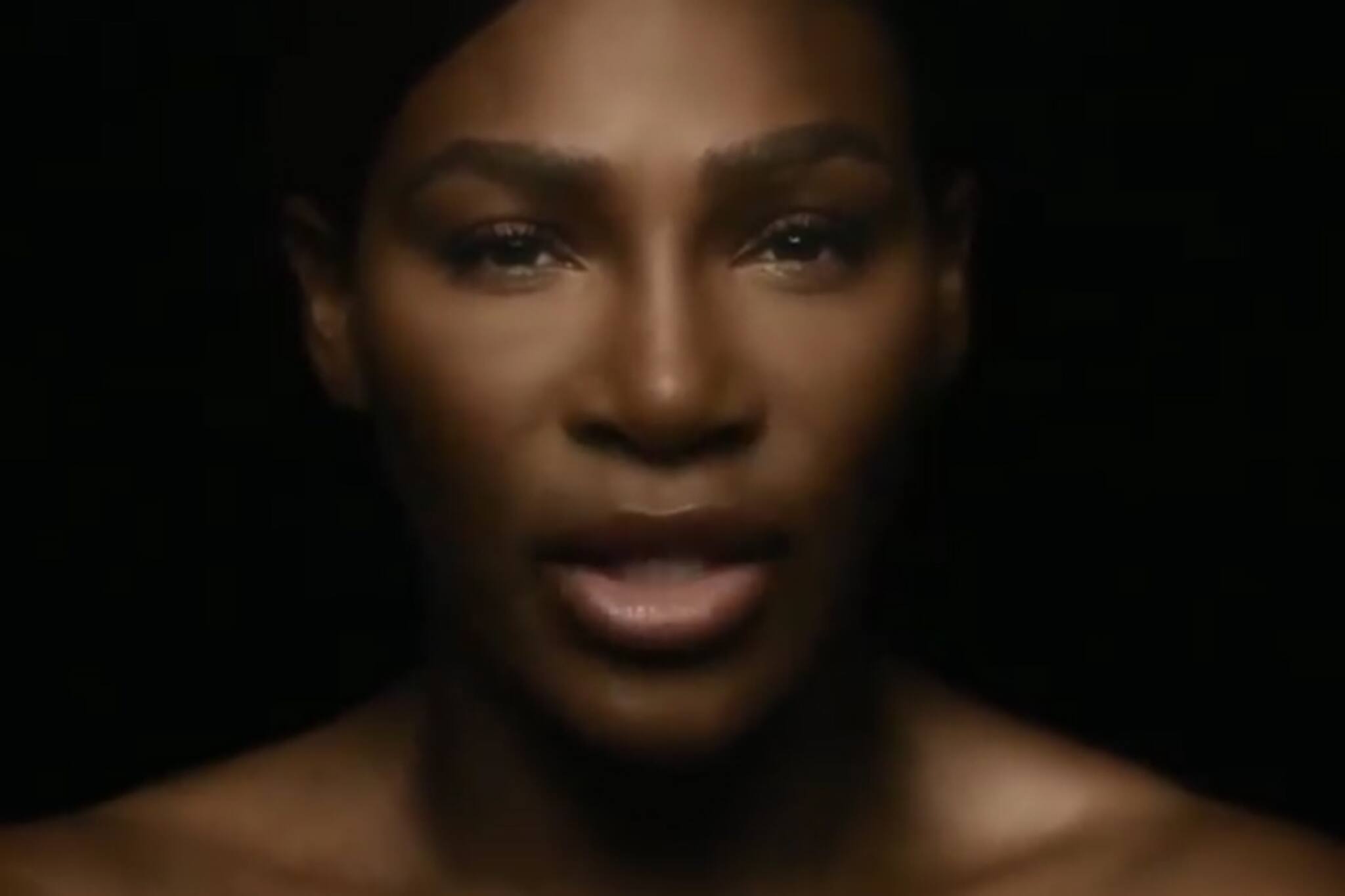 മാറിടം മറയ്ക്കാതെ പാട്ടുപാടി സെറീന; ലക്ഷ്യം ക്യാൻസർ ബോധവൽക്കരണം