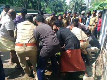 വിഴിഞ്ഞത്തുണ്ടായ വാഹനാപകടം- ചിത്രങ്ങൾ