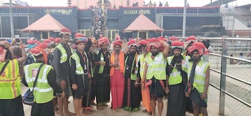 ആശങ്കകളെ അവഗണിച്ച് തെലങ്കാന സംഘം ശബരിമലയിൽ ആശങ്കകളെ അവഗണിച്ച് തെലങ്കാന സംഘം ശബരിമലയിൽ