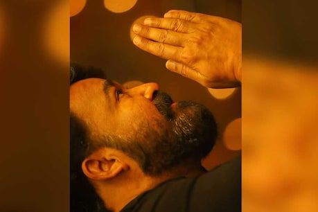 സ്വാമി ശരണം... ഭക്തി സാന്ദ്രതയിൽ മോഹൻലാൽ സ്വാമി ശരണം... ഭക്തി സാന്ദ്രതയിൽ മോഹൻലാൽ