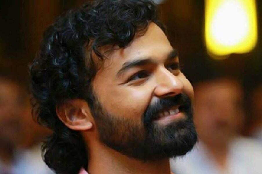  ബാലതാരമായി സിനിമയിൽ വന്നിരുന്നുവെങ്കിലും 2018ൽ പുറത്തു വന്ന ആദിയിലൂടെയാണ് പ്രണവ് മോഹൻലാൽ നായക പദവിയിലെത്തുന്നത്