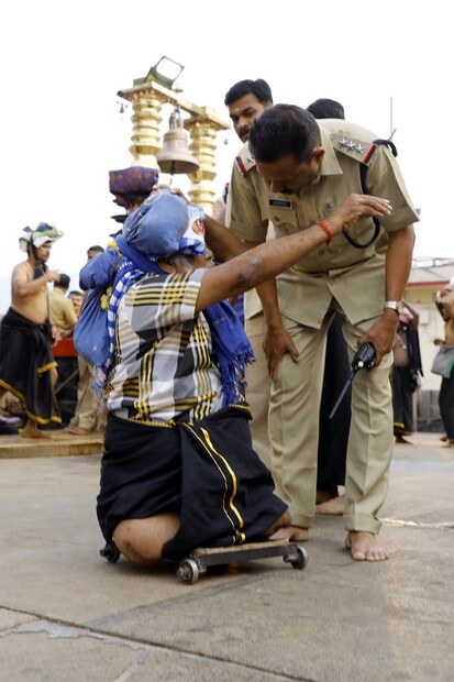  ഭക്തന് പൊലീസ് വഴി കാട്ടിയായപ്പോൾ